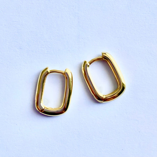 Minimalist Gold Curved Hoop Earring